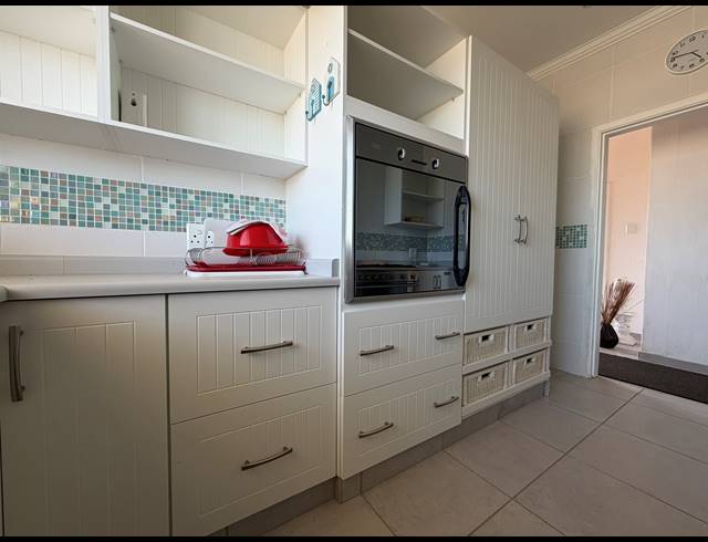2 BEDROOM FLAT FOR SALE IN SCOTTBURGH CENTRAL